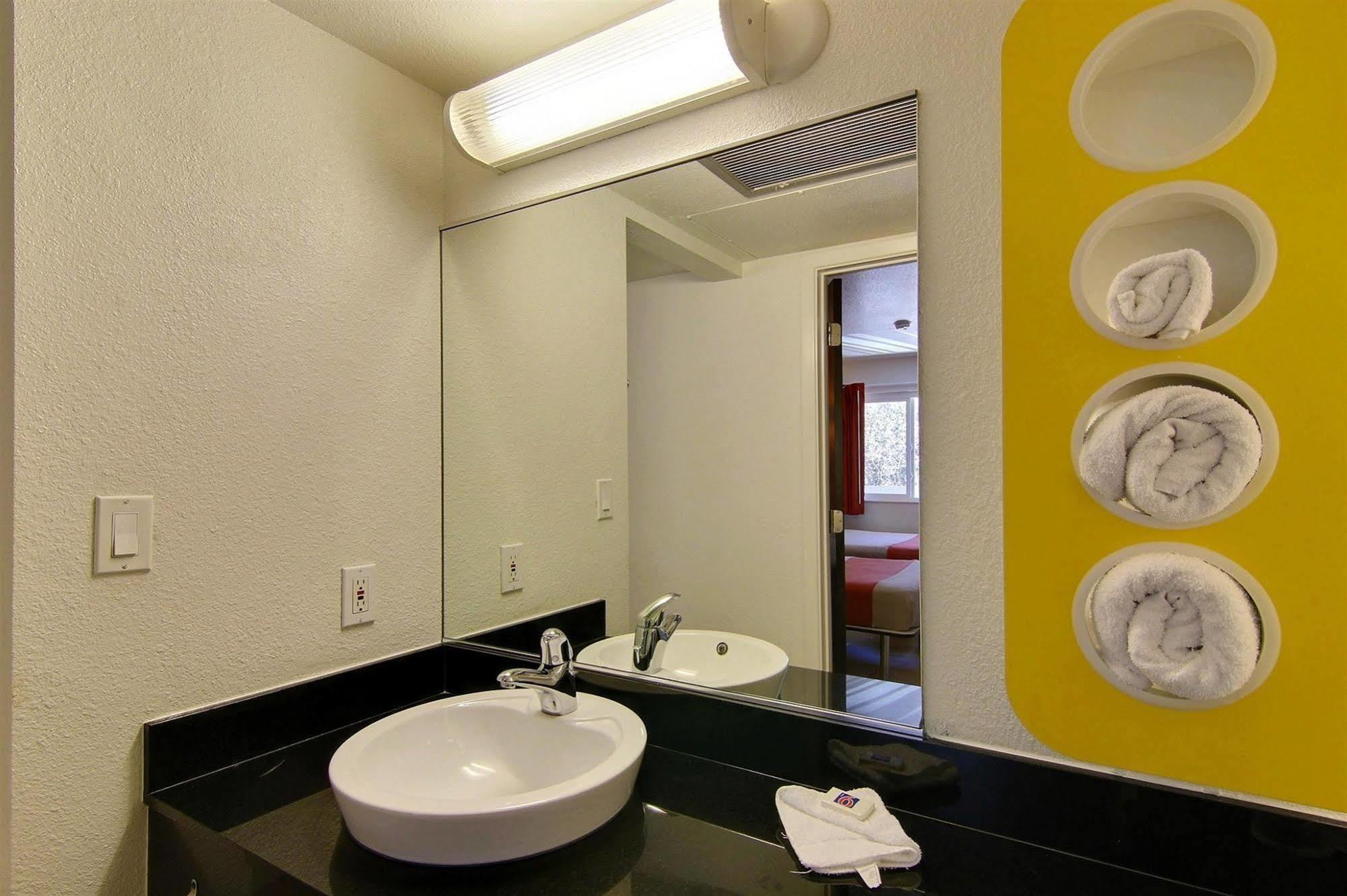 Hotel 6-carpinteria, Ca - Santa Barbara - South